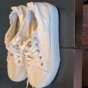 NOW or NEVER shoes 7.6M, White